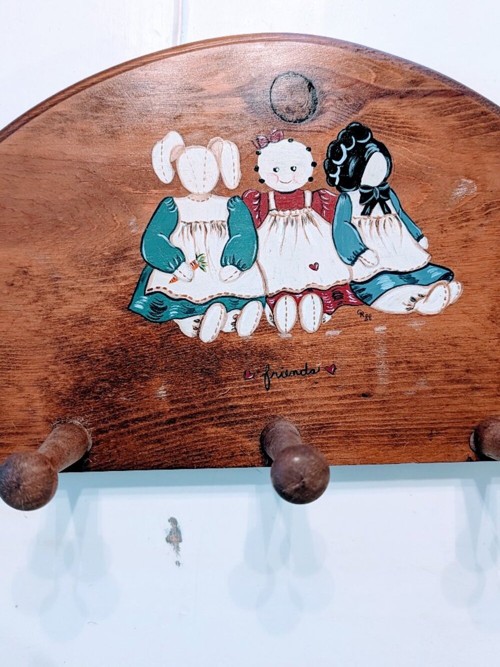 VTG Wooden Wall Key Coat Hanger "Friends" Handpainted Cottagecore Farmhouse 80s